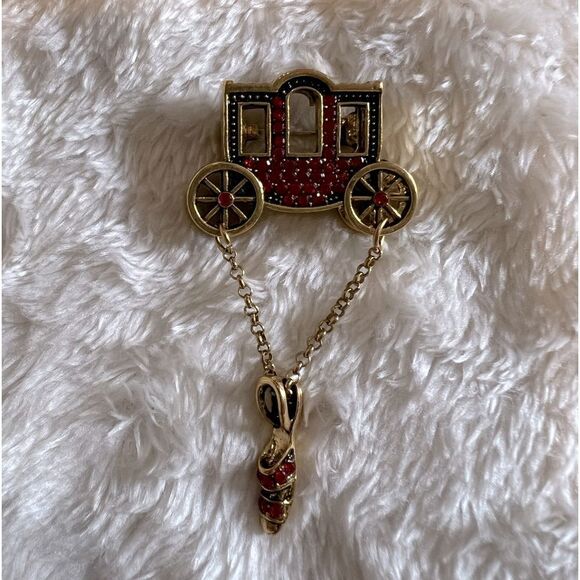 NEW Cinderella Carriage Brooch 
Princess Carriage Red & Slipper - Picture 2 of 6